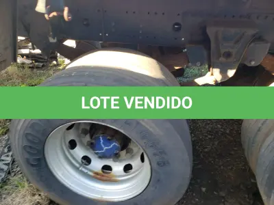 LOTE 001 - UM CAMINHÃO MERCEDEZ BENZ/ATEGO 2426, PLACAS IWG-8795, ANO 2014 MODELO 2014, RENAVAM 1034819914