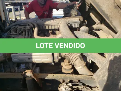 LOTE 001 - UM CAMINHÃO MERCEDEZ BENZ/ATEGO 2426, PLACAS IWG-8795, ANO 2014 MODELO 2014, RENAVAM 1034819914