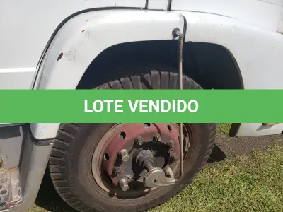 LOTE 001 - UM CAMINHÃO MERCEDES BENZ/L 1218, ano 1994, RENAVAM 621163775, COM BAÚ, PLACAS BUT-8142
