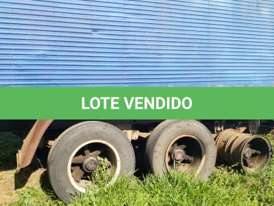 LOTE 007 - UM SEMI-REBOQUE, MARCA SR/RANDON SR FG, COM BAÚ, PLACAS CRY-2719, ANO 1999, RENAVAM 724070028, VEÍCULO RECUPERADO, COR AZUL