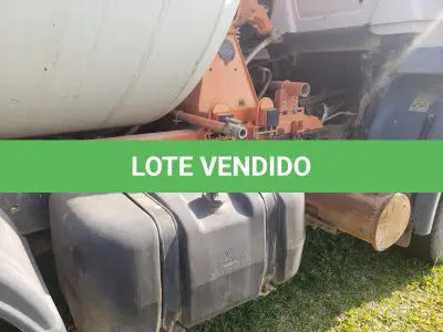 LOTE 001 - UM CAMINHÃO VW/26.280 CRM 6X4, PLACAS IVY-0096, ANO 2014, BRANCO, DIESEL