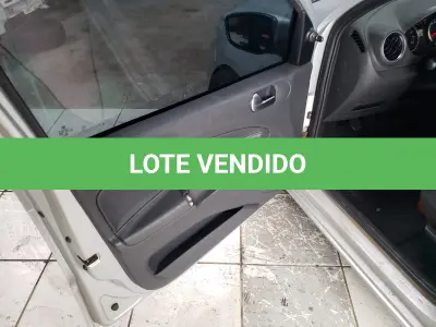 LOTE 003 - UM AUTOMÓVEL GOL 1.0 WOLKSWAGEM, ano/modelo 2009/2010