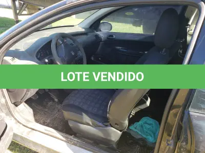 LOTE 001 - UM VEÍCULO PEUGEOT/206 1.4 PRESENCE, COR PRETA, ANO/MODELO 2005, PLACAS IMJ-2937