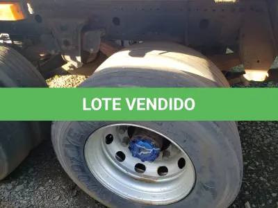 LOTE 001 - UM CAMINHÃO MERCEDEZ BENZ/ATEGO 2426, PLACAS IWG-8795, ANO 2014 MODELO 2014, RENAVAM 1034819914