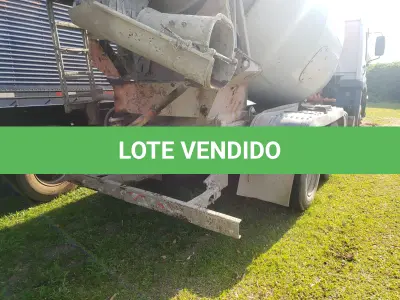 LOTE 002 - UM CAMINHÃO VW/26.280 CRM 6X4, PLACAS IVY-0076, ANO 2014, BRANCO, DIESEL