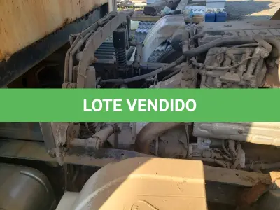 LOTE 001 - UM CAMINHÃO MERCEDEZ BENZ/ATEGO 2426, PLACAS IWG-8795, ANO 2014 MODELO 2014, RENAVAM 1034819914