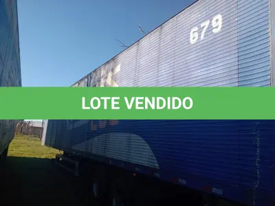 LOTE 006 - UM SEMI-REBOQUE, MARCA SR/ FACCHINI SRF CF, COM BAÚ, PLACAS IPR-0867, ANO 2009, RENAVAM 133738353.