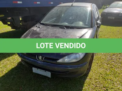 LOTE 001 - UM VEÍCULO PEUGEOT/206 1.4 PRESENCE, COR PRETA, ANO/MODELO 2005, PLACAS IMJ-2937