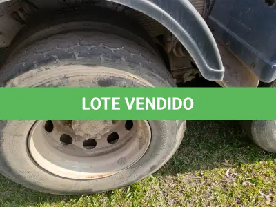 LOTE 001 - UM CAMINHÃO VW/26.280 CRM 6X4, PLACAS IVY-0096, ANO 2014, BRANCO, DIESEL