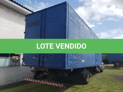 LOTE 001 - UM CAMINHÃO MERCEDES BENZ/L 1218, ano 1994, RENAVAM 621163775, COM BAÚ, PLACAS BUT-8142