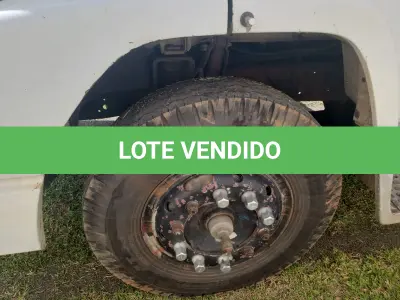 LOTE 001 - UM CAMINHÃO MERCEDES BENZ/L 1218, ano 1994, RENAVAM 621163775, COM BAÚ, PLACAS BUT-8142