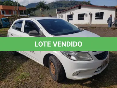 LOTE 006 - VEÍCULO CHEVROLET/ONIX, 1.0 MT IS, PLACAS IXF-8997, ANO/MODELO 2016