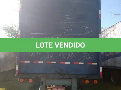 LOTE 005 - UM SEMI-REBOQUE, MARCA SR/RANDON SR FG, COM BAÚ, PLACAS IMY-9780, RENAVAM 877728089, ANO 2006, COR AZUL