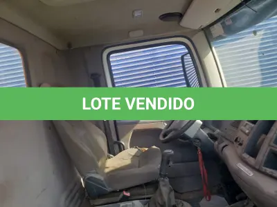 LOTE 001 - UM CAMINHÃO VW/26.280 CRM 6X4, PLACAS IVY-0096, ANO 2014, BRANCO, DIESEL