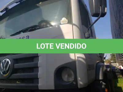 LOTE 001 - UM CAMINHÃO VW/26.280 CRM 6X4, PLACAS IVY-0096, ANO 2014, BRANCO, DIESEL