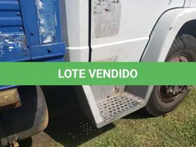 LOTE 001 - UM CAMINHÃO MERCEDES BENZ/L 1218, ano 1994, RENAVAM 621163775, COM BAÚ, PLACAS BUT-8142