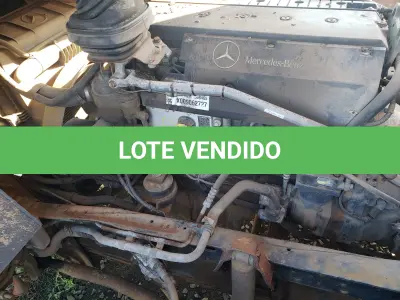 LOTE 001 - UM CAMINHÃO MERCEDEZ BENZ/ATEGO 2426, PLACAS IWG-8795, ANO 2014 MODELO 2014, RENAVAM 1034819914