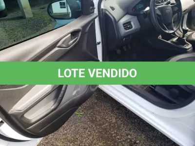 LOTE 006 - VEÍCULO CHEVROLET/ONIX, 1.0 MT IS, PLACAS IXF-8997, ANO/MODELO 2016
