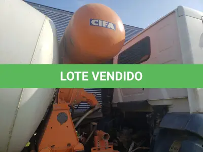 LOTE 001 - UM CAMINHÃO VW/26.280 CRM 6X4, PLACAS IVY-0096, ANO 2014, BRANCO, DIESEL