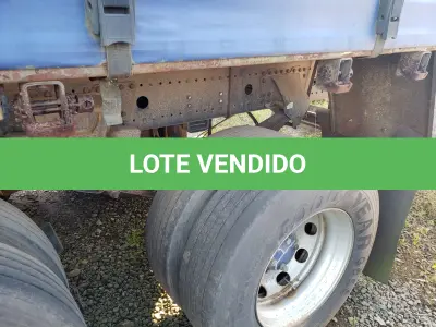 LOTE 001 - UM CAMINHÃO MERCEDEZ BENZ/ATEGO 2426, PLACAS IWG-8795, ANO 2014 MODELO 2014, RENAVAM 1034819914