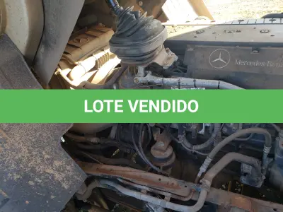 LOTE 001 - UM CAMINHÃO MERCEDEZ BENZ/ATEGO 2426, PLACAS IWG-8795, ANO 2014 MODELO 2014, RENAVAM 1034819914