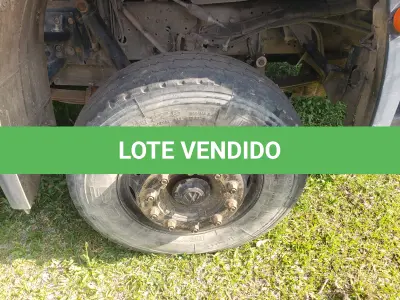 LOTE 001 - UM CAMINHÃO VW/26.280 CRM 6X4, PLACAS IVY-0096, ANO 2014, BRANCO, DIESEL