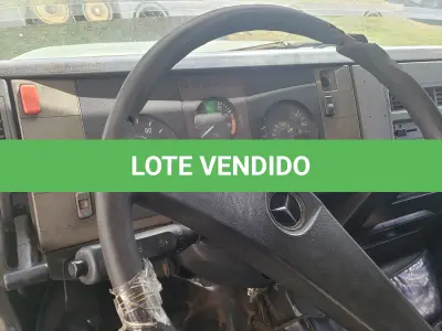 LOTE 001 - UM CAMINHÃO MERCEDES BENZ/L 1218, ano 1994, RENAVAM 621163775, COM BAÚ, PLACAS BUT-8142
