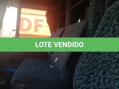 LOTE 003 - UM CAMINHÃO MERCEDES BENZ/L 1418R, PLACAS AJI-8263, ANO/MODELO 2000, COR AZUL