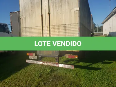 LOTE 001 - UM CAMINHÃO MERCEDES BENZ/710, PLACAS IKD-3985, COR AZUL, ANO/MODELO 2001, RENAVAM 763454389.