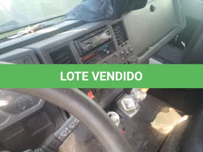 LOTE 002 - UM CAMINHÃO FORD/CARGO 2428E, PLACAS IOZ-7081, ANO 2008, MODELO 2009, CMT, 35,00 TONELADAS, COM CARROCERIA 9M