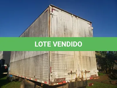 LOTE 001 - UM CAMINHÃO MERCEDES BENZ/710, PLACAS IKD-3985, COR AZUL, ANO/MODELO 2001, RENAVAM 763454389.