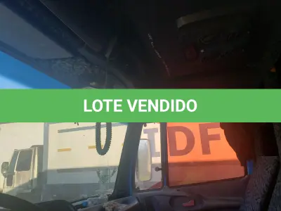 LOTE 003 - UM CAMINHÃO MERCEDES BENZ/L 1418R, PLACAS AJI-8263, ANO/MODELO 2000, COR AZUL