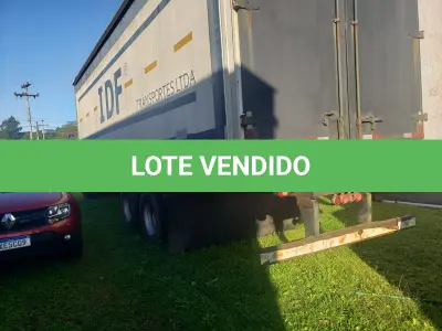 LOTE 002 - UM CAMINHÃO FORD/CARGO 2428E, PLACAS IOZ-7081, ANO 2008, MODELO 2009, CMT, 35,00 TONELADAS, COM CARROCERIA 9M
