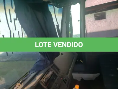 LOTE 002 - UM CAMINHÃO FORD/CARGO 2428E, PLACAS IOZ-7081, ANO 2008, MODELO 2009, CMT, 35,00 TONELADAS, COM CARROCERIA 9M