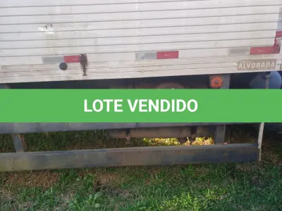 LOTE 003 - UM CAMINHÃO MERCEDES BENZ/L 1418R, PLACAS AJI-8263, ANO/MODELO 2000, COR AZUL