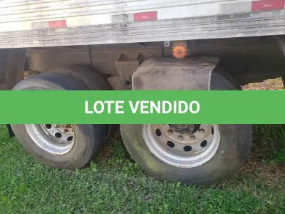 LOTE 003 - UM CAMINHÃO MERCEDES BENZ/L 1418R, PLACAS AJI-8263, ANO/MODELO 2000, COR AZUL