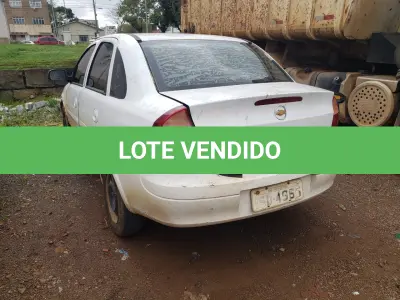 LOTE 001 - UM VEÍCULO GM/CORSA SEDAN PREMIUM, FLEX, PLACAS ISD-4965, ANO 2011, MODELO 2012