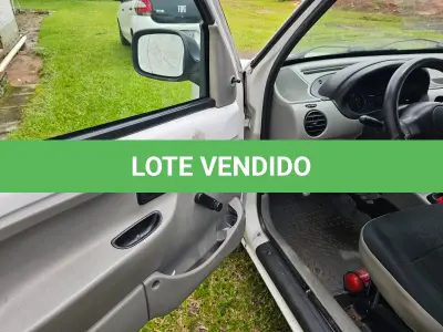 LOTE 001 - Um veículo caminhonete RENAULT KGOO EXPRESS16 (Importado) , cor branca, a álcool/gasolina, ano de fabricação e modelo2013/2014, placa MKT0115