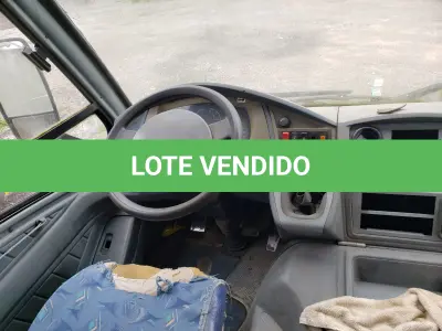 LOTE 012 - UM ÔNIBUS MARCOPOLO/VOLARE V8L ESC, DIESEL, PLACAS IPJ-2131, ANO 2008, MODELO 2009
