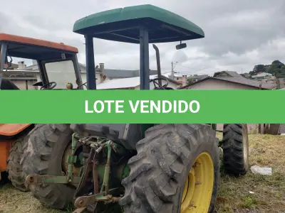 LOTE 004 - UM TRATOR JOHN DEERE 5700, VERDE, SEM FUNCIONAMENTO