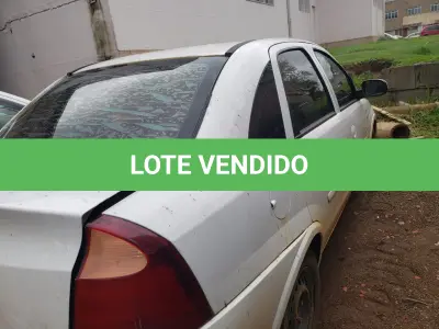 LOTE 001 - UM VEÍCULO GM/CORSA SEDAN PREMIUM, FLEX, PLACAS ISD-4965, ANO 2011, MODELO 2012