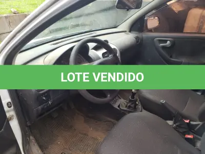 LOTE 001 - UM VEÍCULO GM/CORSA SEDAN PREMIUM, FLEX, PLACAS ISD-4965, ANO 2011, MODELO 2012