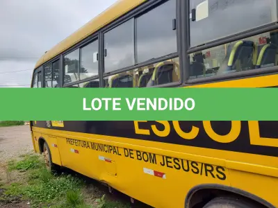 LOTE 012 - UM ÔNIBUS MARCOPOLO/VOLARE V8L ESC, DIESEL, PLACAS IPJ-2131, ANO 2008, MODELO 2009