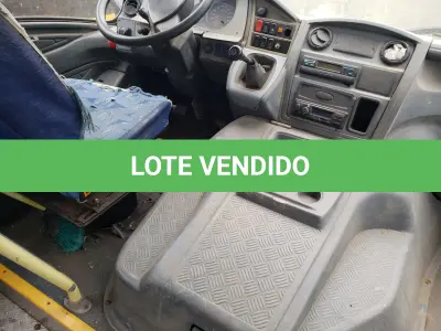 LOTE 011 - UM ÔNIBUS MARCOPOLO/VOLARE V8L ESC, DIESEL, PLACAS IPJ-2148, ANO 2008, MODELO 2009