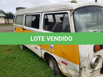 LOTE 014 - UM VEÍCULO VW/KOMBI, PLACAS INC-9250, ANO 2006, MODELO 2006