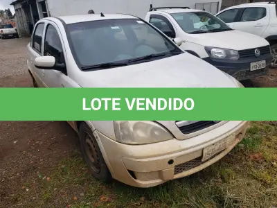 LOTE 001 - UM VEÍCULO GM/CORSA SEDAN PREMIUM, FLEX, PLACAS ISD-4965, ANO 2011, MODELO 2012