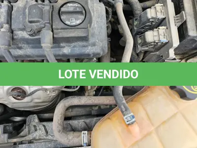 LOTE 001 - Um veículo automóvel CHEVROLET/ONIX 1.0MT SEL(Nacional), cor branca, a álcool/gasolina, ano de fabricação e modelo2015/2015, placa QHP0255
