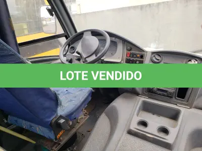 LOTE 011 - UM ÔNIBUS MARCOPOLO/VOLARE V8L ESC, DIESEL, PLACAS IPJ-2148, ANO 2008, MODELO 2009