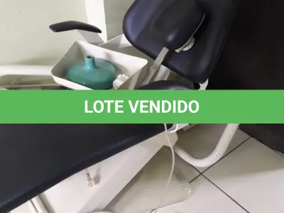 LOTE 019 - DUAS CADEIRAS ODONTOLÓGICAS