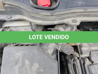 LOTE 001 - Um veículo automóvel CHEVROLET/ONIX 1.0MT SEL(Nacional), cor branca, a álcool/gasolina, ano de fabricação e modelo2015/2015, placa QHP0255